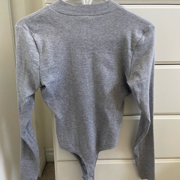 BNWOT FashionNova zip up bodysuit - Picture 5 of 6